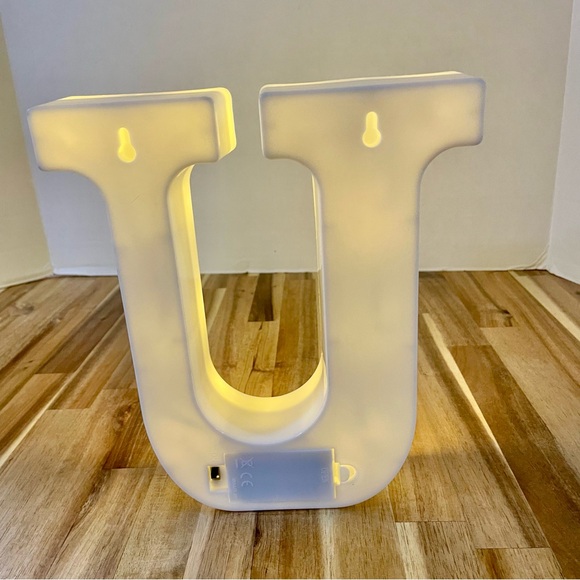 Marquee-Style Light Up Letter U Round Bulbs Hangs Sits Childs Room Decor - Picture 4 of 9